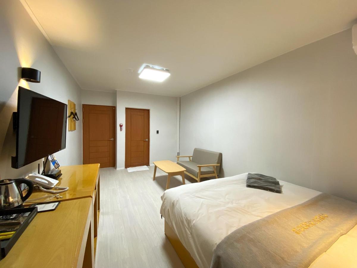 Suanbo Hot Spring Healing Hotel Chungju Exterior photo